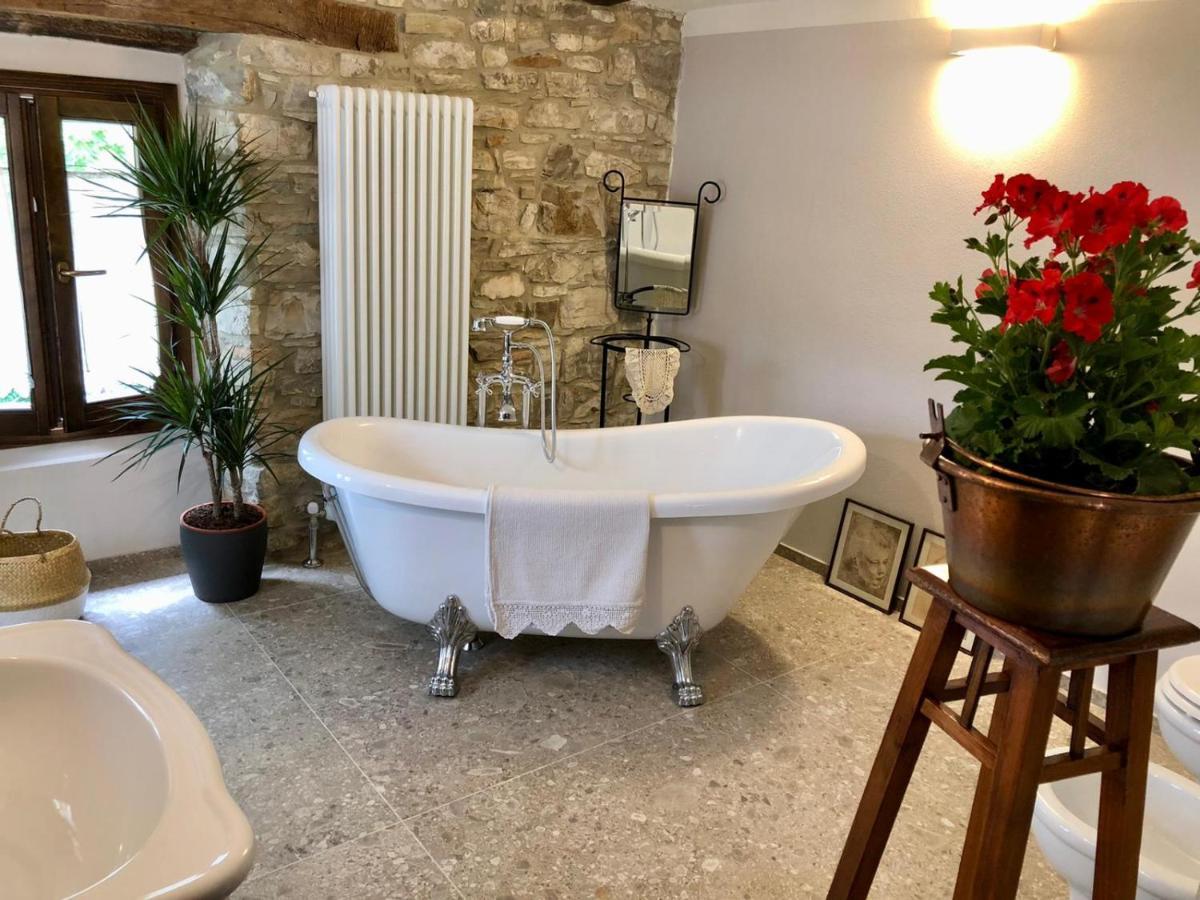 Podere Fabbrani Bed & Breakfast *